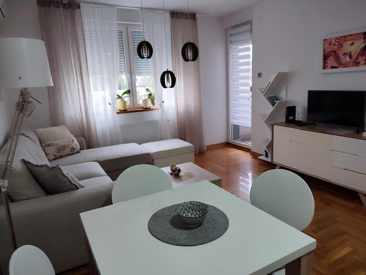 Apartment Rosa Νόβι Σαντ Εξωτερικό φωτογραφία